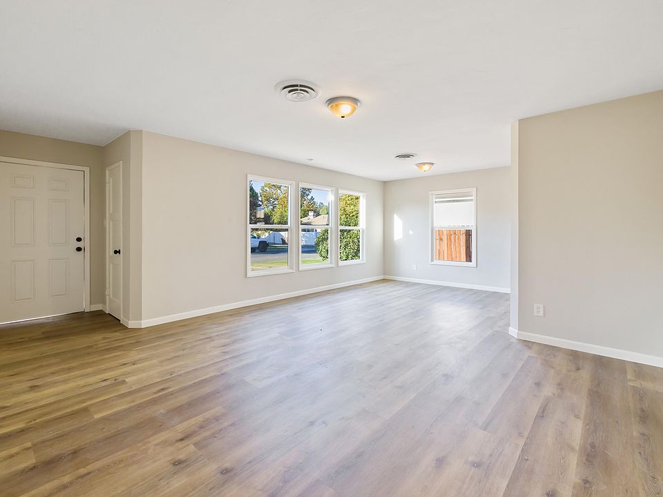 3014 Spruce Street, Bakersfield, CA 93301 Zillow