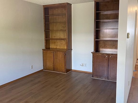 5th image of 1707 W Royal Crest Dr