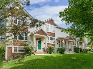 1674 Apple Tree Ln, West Chicago, IL 60185
