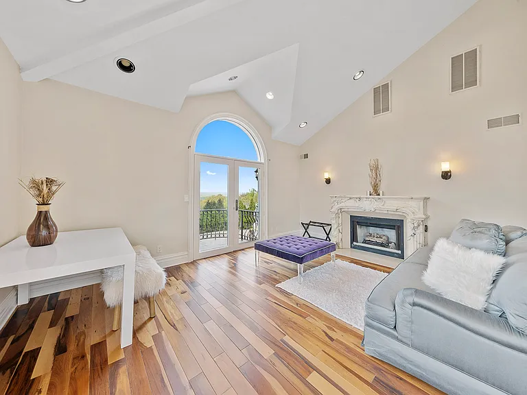 142 Hoover Dr — Photo 33