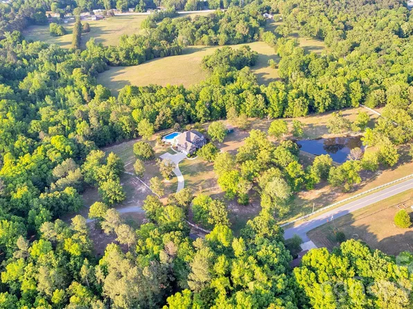 1171 Hilldale Dr, Lancaster, SC 29720
