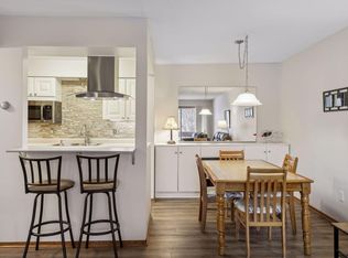 2210 Midland Grove Rd APT 304, Roseville, MN 55113