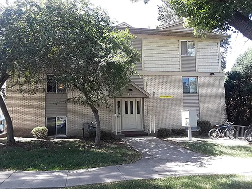 917 E College St #3S Photo 1