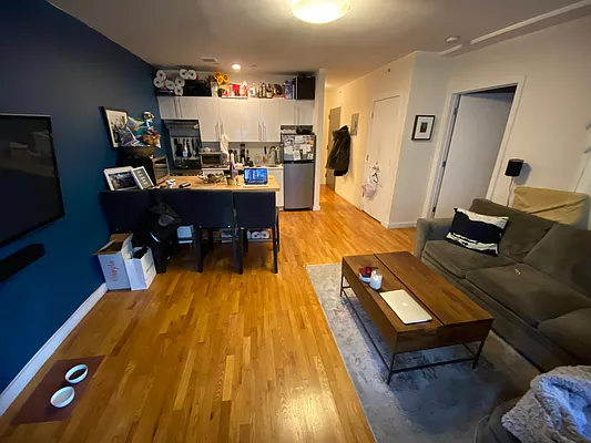 Rented by Streetwise NYC LLC | media 23