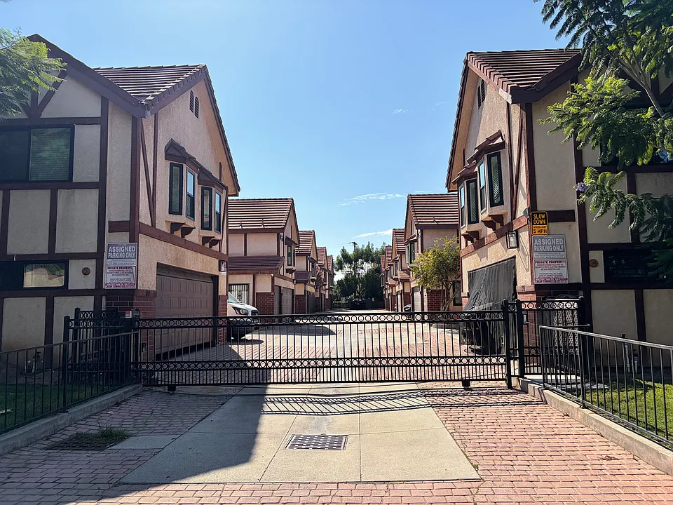193 N Nicholson Ave