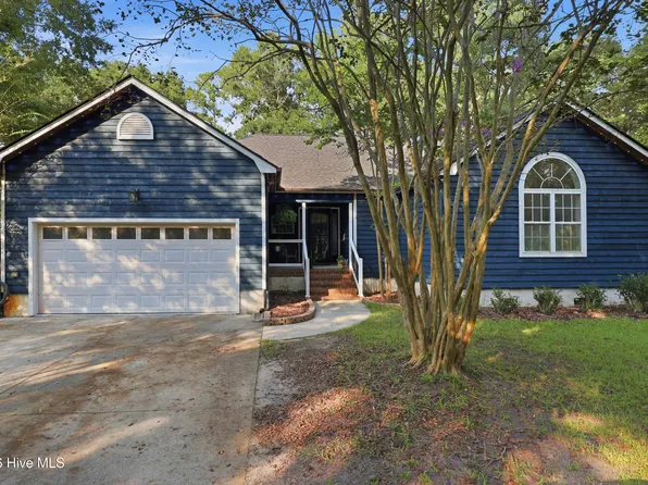 416 Masters Lane, Hampstead, NC 28443