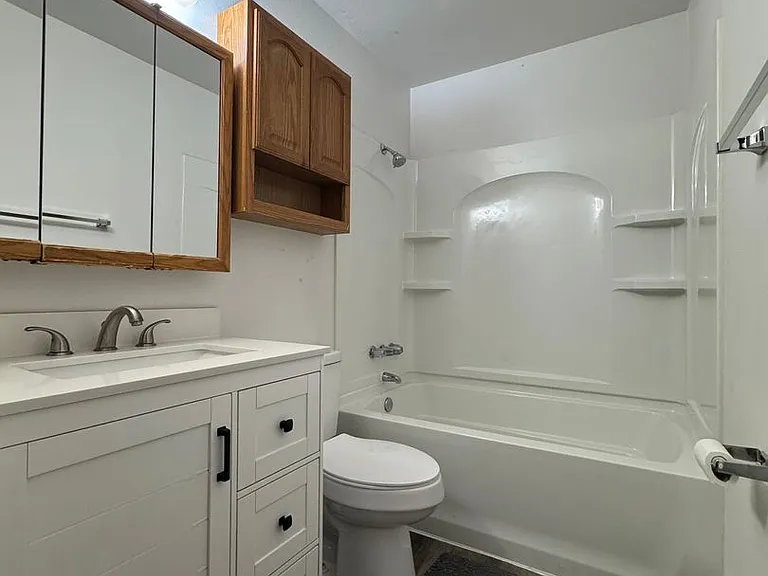 1204 N B St — Photo 38