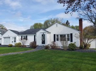 40 Joe English Ln, Manchester, NH 03104