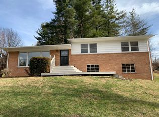 281 Rhoda St, Canton, NC 28716