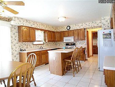 3rd image of 1567 Oak Tree Dr