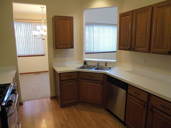 4th image of 956 Highgate Ln