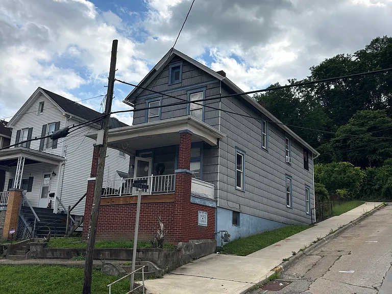 859 Lincoln Ave — Photo 1