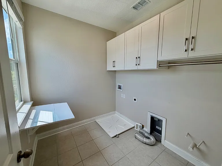 467 Blue Daze St — Photo 17