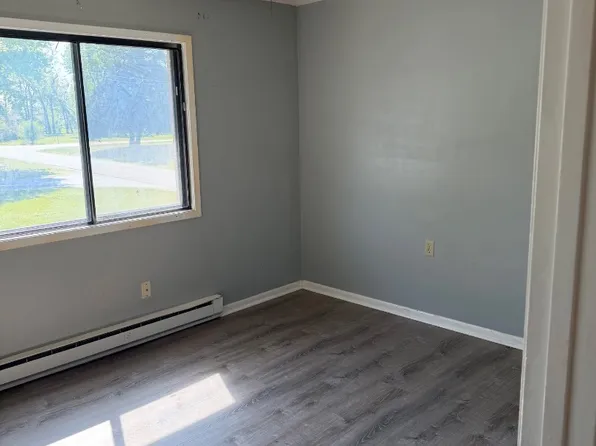 704 West St APT 5, New Virginia, IA 50210