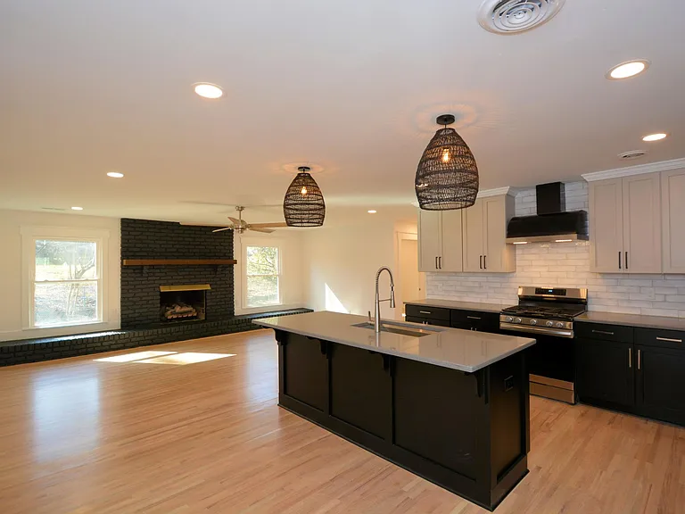 109 Edgemont Dr — Photo 19