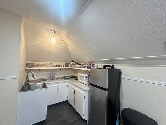 4th image of 17611 Winslow Rd #3