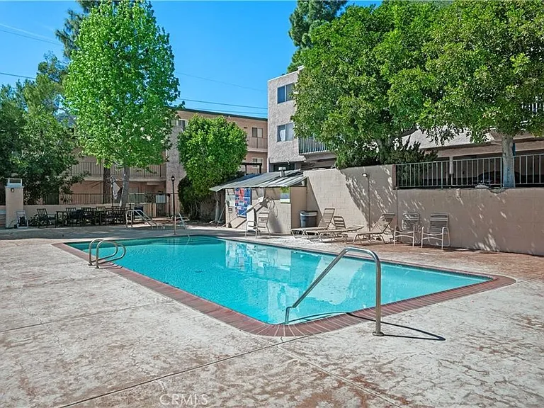 2940 N Verdugo Rd #214 — Photo 9
