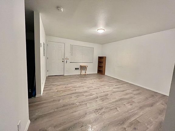 3rd image of 3201 Nassau St #6