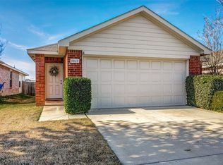 8849 Valley River Dr, Fort Worth, TX 76244