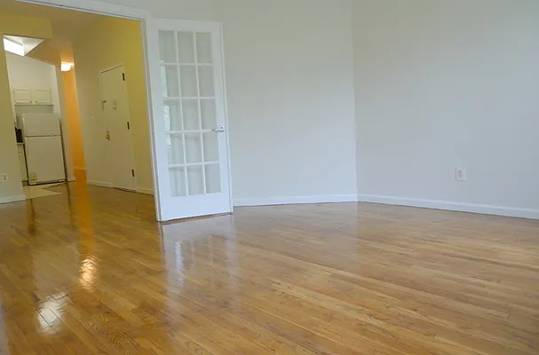 Rented by Compass | media 13