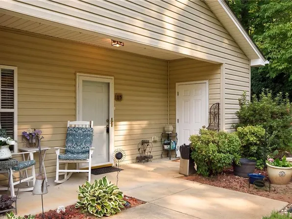 115 E Brick Walk Ct, Mocksville, NC 27028