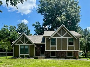 401 14th Ave N, Greenwood, MO 64034
