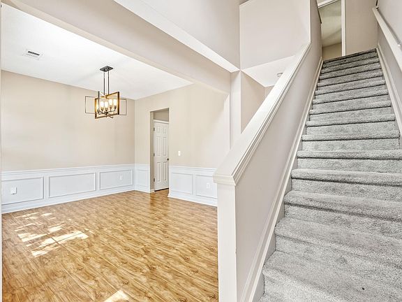 5th image of 2 Innisbrook Ln