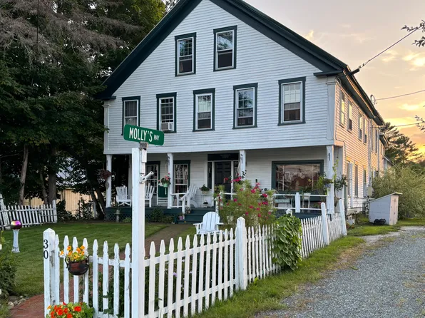 30 King Sq #1, Whitefield, NH 03598