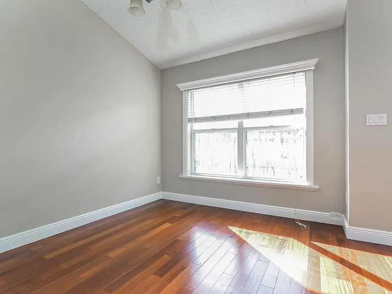 2161 Fennell St — Photo 13