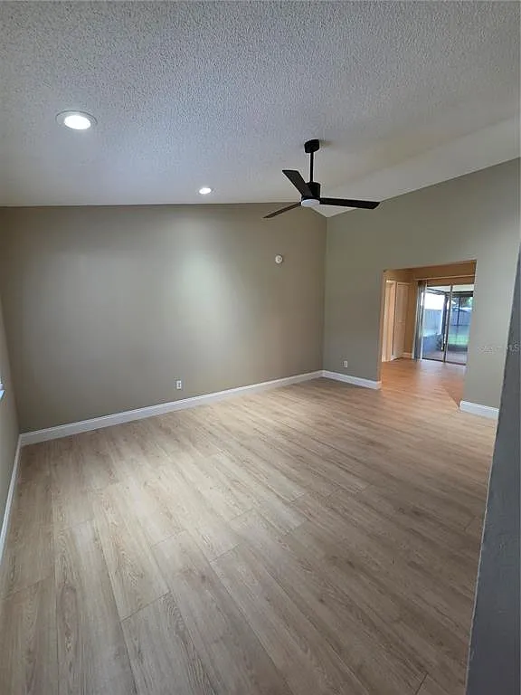 3 bed, 2.0 bath, 1300 sqft, $2,150 — Photo 3