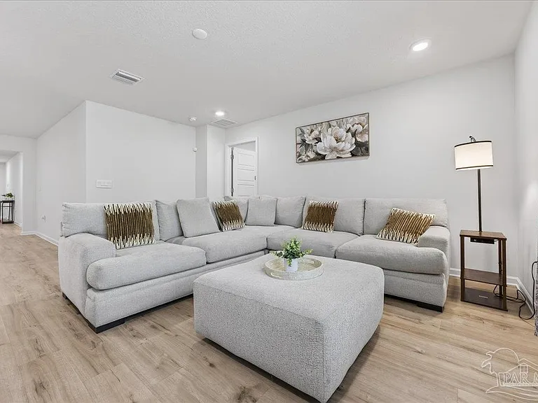 6320 Burrow Ln — Photo 7
