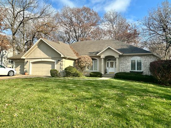 2142 S Forrest Heights Avenue, Springfield, MO 65809