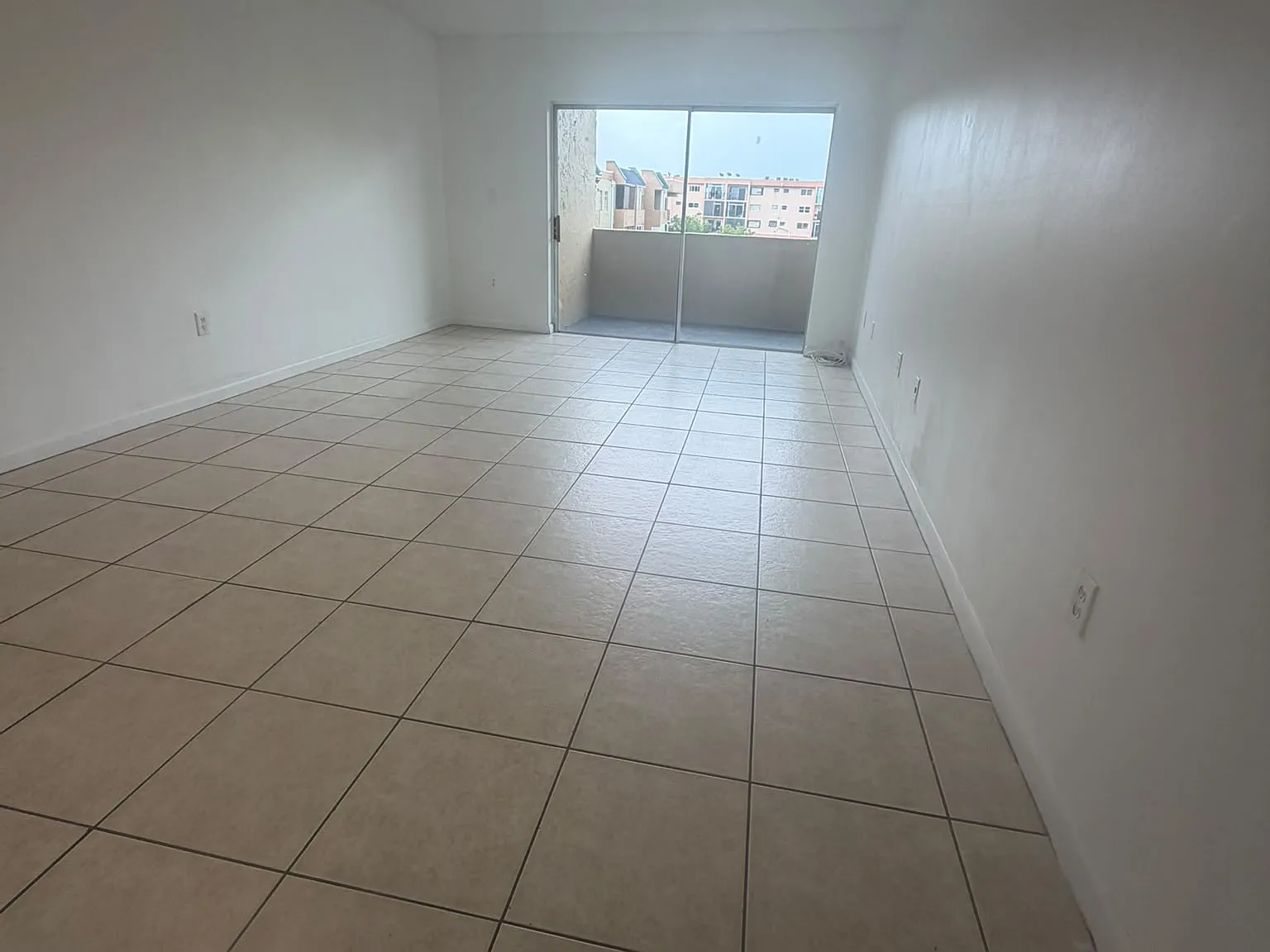 1 bed, 900 sqft, $1,860 — Photo 4