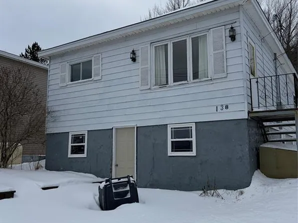 138 Memorial Drive, Clarenville, NL A5A1N5