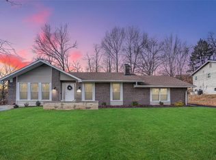 303 Renaldo Dr, Chesterfield, MO 63017