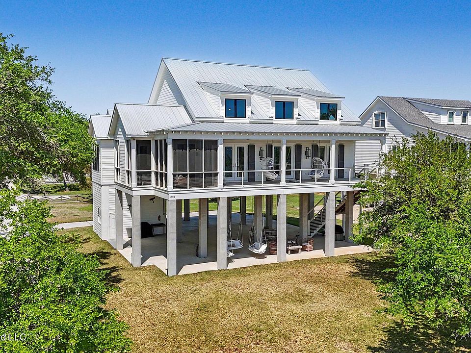 805 N Beach Blvd, Waveland, MS 39576 | Zillow