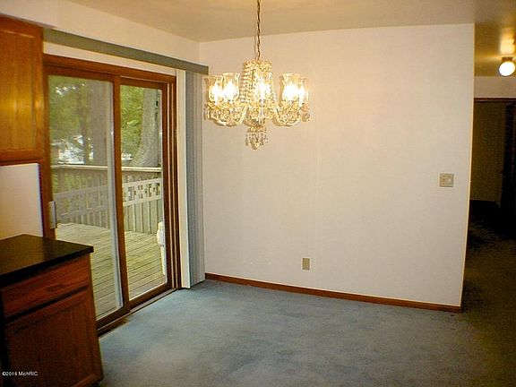 4th image of 141 Surry Oak Dr