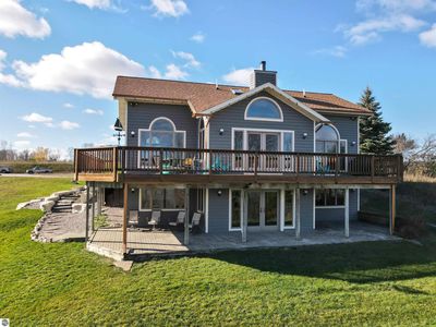 7021 S Cedarview Ln, Cedar, MI, 49621