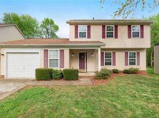 7515 Woodknoll Dr, Charlotte, NC 28217