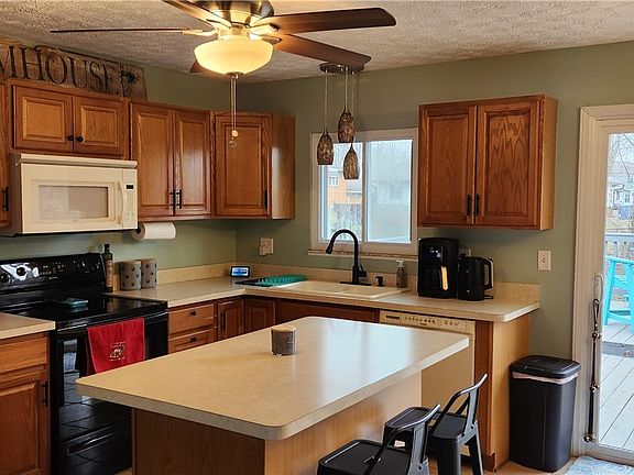 2nd image of 317 Maplewood Ct