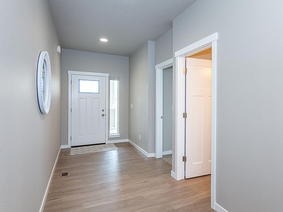 3rd image of 24601 E Domrese Ave