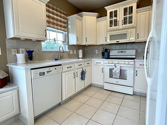 3rd image of 4407 Knox Ct #4407