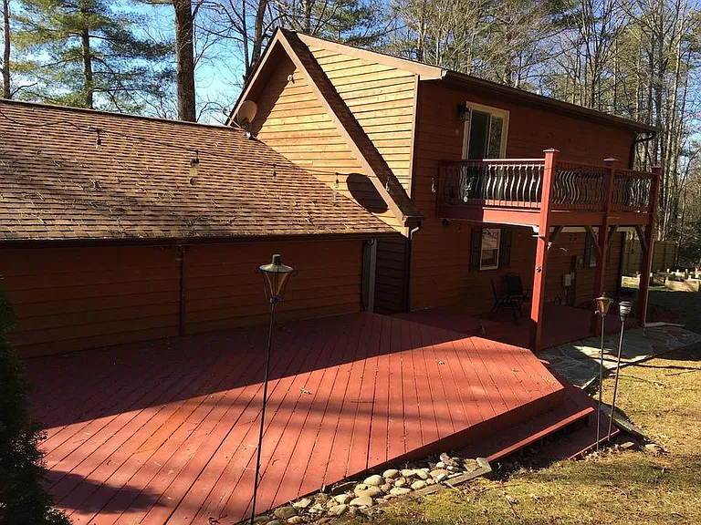48 N Rowe Rd — Photo 2