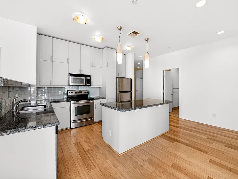 3810 Wilshire Blvd #1405 — Photo 15