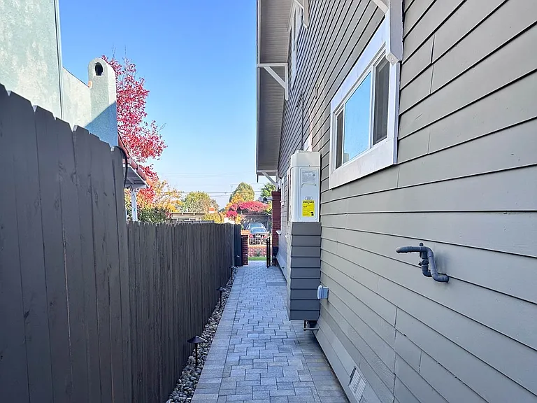 4748 Edgeware Rd #A — Photo 5