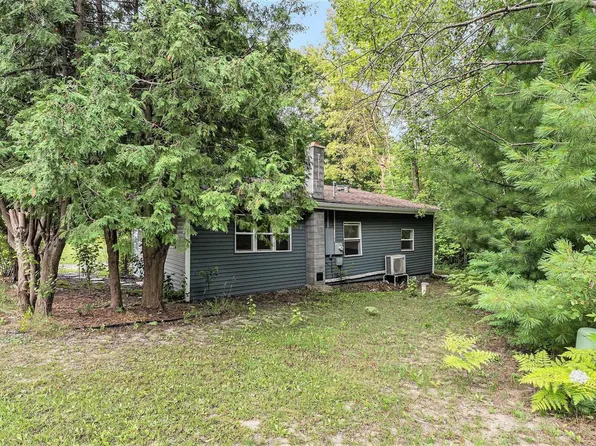 4747 Strait Rd, Traverse City, MI 49685
