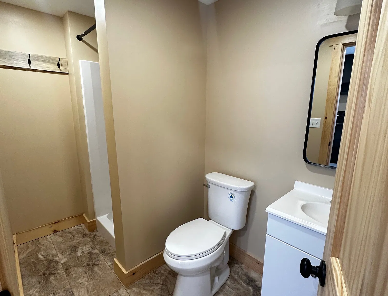 1 bed, $1,000 — Photo 2