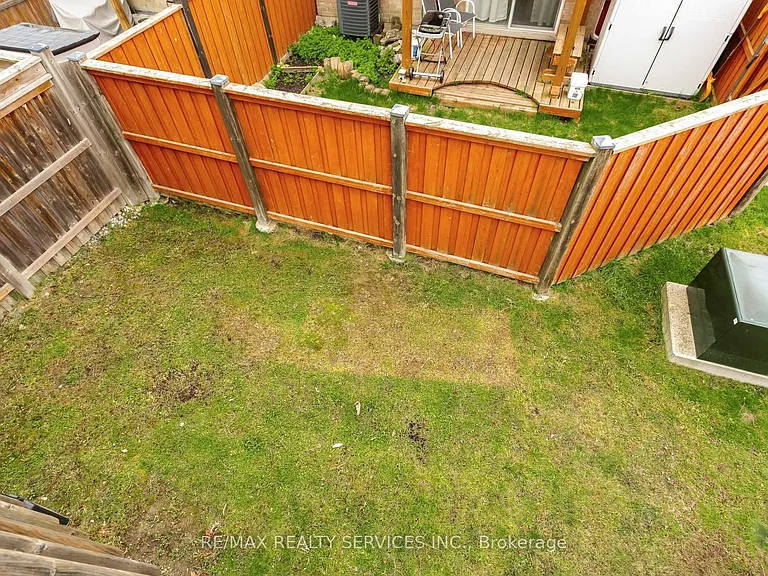 21 Dorchester Ter — Photo 46