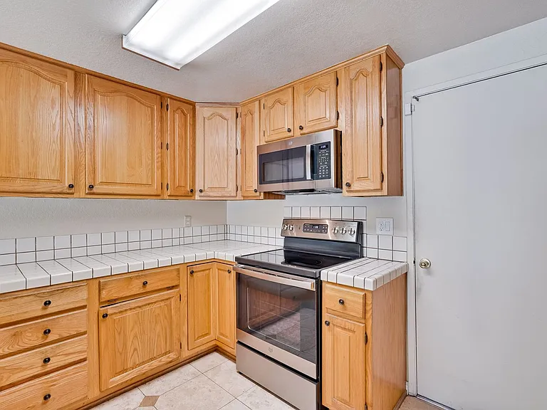 6651 Bunker Hill Ct — Photo 10