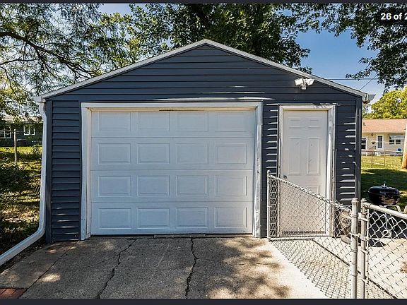 4th image of 715 36th St SE